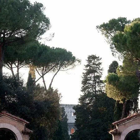 לינה וארוחת בוקר Domusamor Colosseo 2*