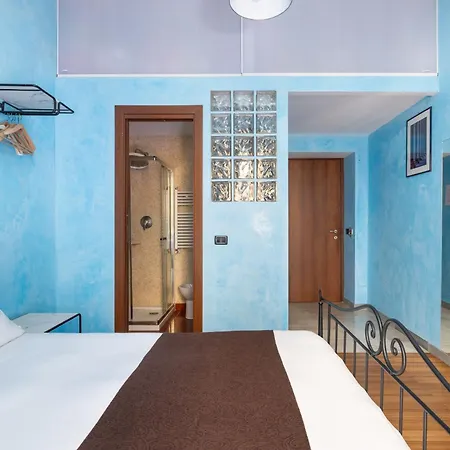 Bed & Breakfast Domusamor Colosseo 4*
