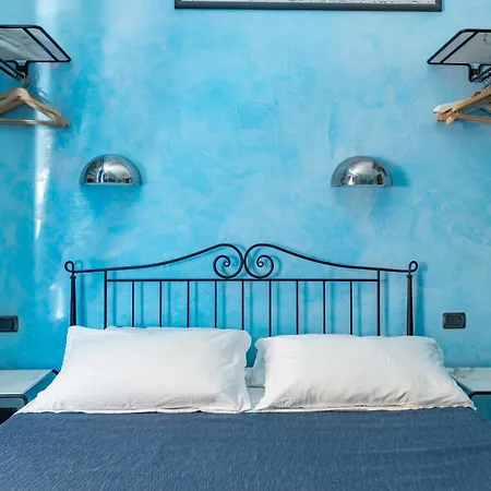 Bed & Breakfast Domusamor Colosseo 4*
