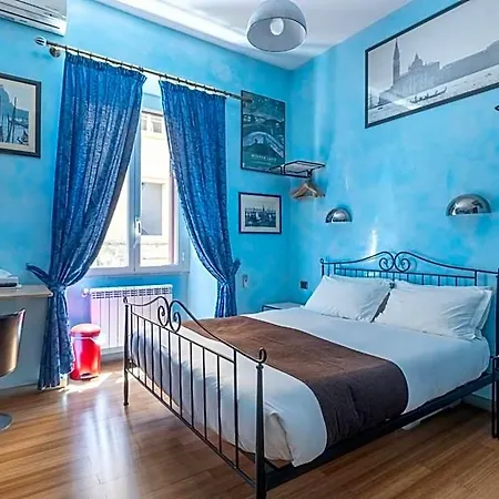 Bed & Breakfast Domusamor Colosseo 4*