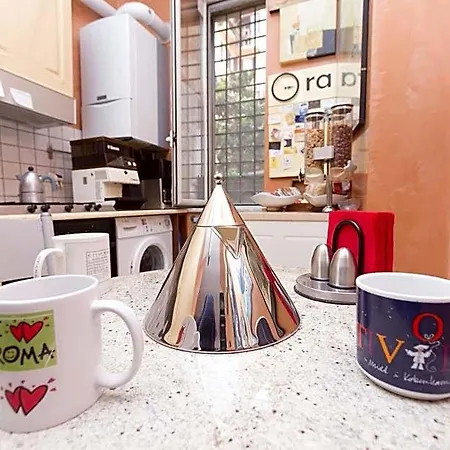 Bed & Breakfast Domusamor Colosseo 4*