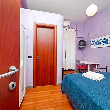Bed & Breakfast Domusamor Colosseo Rome