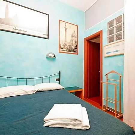 Bed & Breakfast Domusamor Colosseo Rome
