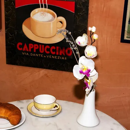 Frühstückspension Domusamor Colosseo 4*